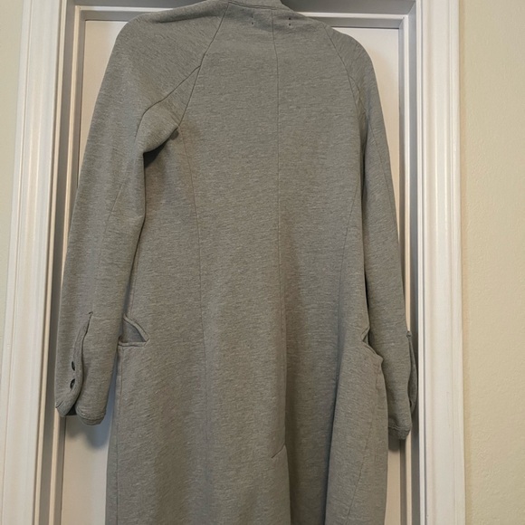 Gray cardigan / sweater - Picture 2 of 9